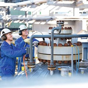 Bilfinger ist auch in der Instandhaltungsbranche erfolgreich – zum Beispiel in den Branchen Chemie und Petrochemie. Konjunkturelle Herausforderungen erhöhen die Nachfrage nach einer Predictive Maintenance. (Bild: Quelle: Bilfinger)