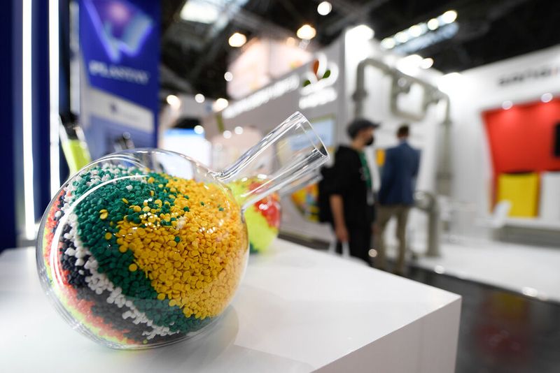 Die K-2025 in Düsseldorf vom 8. bis 15. Oktober ist die weltweit führende Messe für Kunststoffverarbeitung. Entdecken Sie die neuesten Trends und Innovationen aus der Kunststoffindustrie und erleben Sie, wie die Branche die Zukunft mit innovativen Technologien prägt. (Bild: Messe Düsseldorf / tillmann)