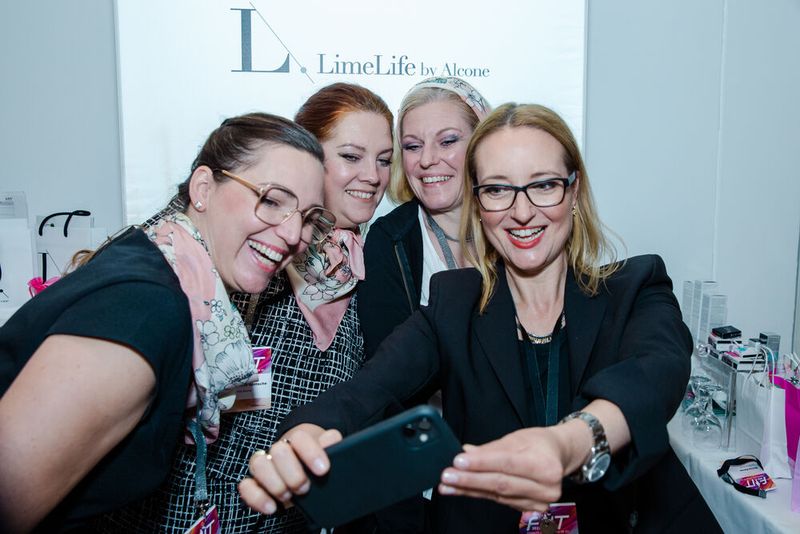 Das Team von LimeLife um Stephanie Nagel – ebenfalls Partner der diesjährigen Beauty-Lounge. (Bild: www.hamann.photo)