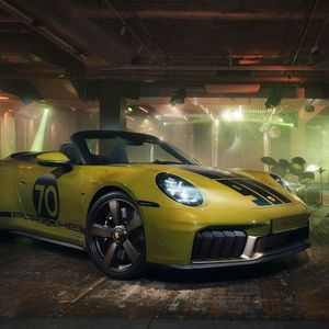 Vom 911 Carrera GTS Cabriolet legt Porsche das auf 1.500 Exemplare limitierte Sondermodell „Spirit 70“ auf.(Bild:  Porsche)