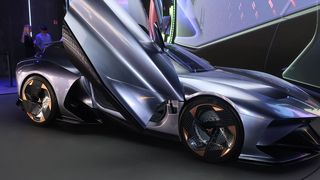 Das auf der IAA 2023 gezeigte Showcar „Dark Rebel“ ist für Cupra-Chef Wayne Griffiths ein Element, die Marke weiter zu emotionalisieren. (Bild: Grimm – VCG)