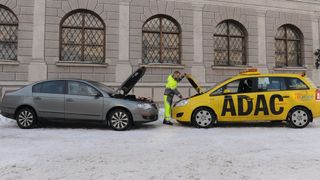 Der Klassiker im Winter: Batterie leer, ADAC hilft. (Foto: ADAC/Daniel Biskup)