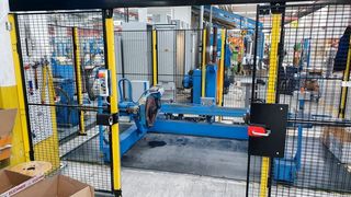 Integriertes Sicherheits- und Automatisierungskonzept: Euchner Safety Services hat die Korbverseilmaschine bei Lapp wieder auf den Stand der Technik gebracht.  (Euchner GmbH + Co. KG)