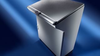 Kleiner Bruder: Maße für Gehäusetiefe und Pulthöhe sind identisch. (Archiv: Vogel Business Media)