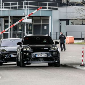 Porsche testet den elektrischen Macan nun auch außerhalb seines Entwicklungszentrums in Weissach.(Bild:  Porsche)