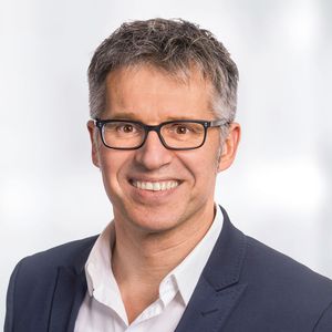 Bitkom-Hauptgeschäftsführer Dr. Bernhard Rohleder: "Mit Drohnen, autonomen Systemen und Artificial Intelligence steht der Logistik nicht nur eine Optimierung von Geschäftsprozessen bevor, sondern eine echte Revolution."(Bild:  Bitkom)