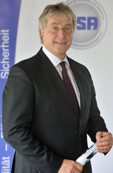 Verbandspräsident Klaus Burger gab einen Überblick über die Entwicklung des Gesamtmarkts. (Foto: Richard Linzing)