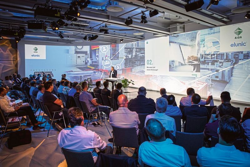 Mehr als 100 Teilnehmer waren für die Fachtagung „Mehr Effizienz im Presswerk“ nach Würzburg gekommen. (Bild: VCG/Stefan Bausewein)