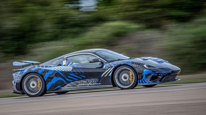 Auf 350 km/h wird die Höchstgeschwindigkeit des Battista begrenzt. Eine Gangschaltung hat der Elektro-Flitzer nicht. (Bild: Pininfarina)