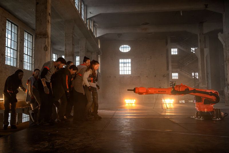 Zuschauer können die Inszenierung von zuhause mit der VR-Brille verfolgen.  (Jan-Pieter Fuhr)