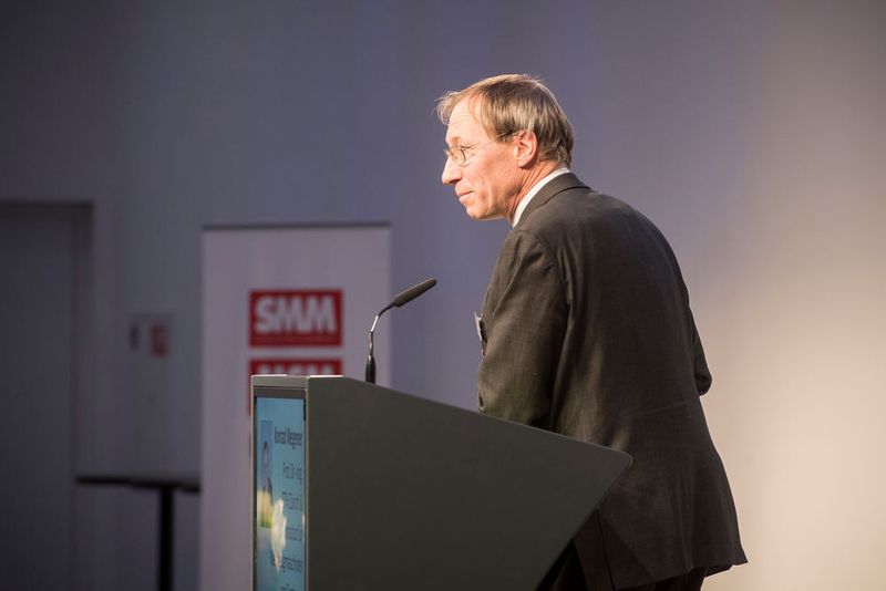 Prof. Dr. Wegener, ETH Zürich engagiert bei seinen Ausführungn über optimierte Fertigungsstrategien. (Thomas Entzeroth)