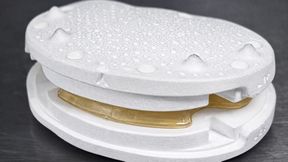 Individuell anpassbares metallfreies Wirbelsäulenimplantat Evoflex von Nivalon, hergestellt mit der XJet Nanoparticle-Jetting-Lösung (Bild: Nivalon Medical)