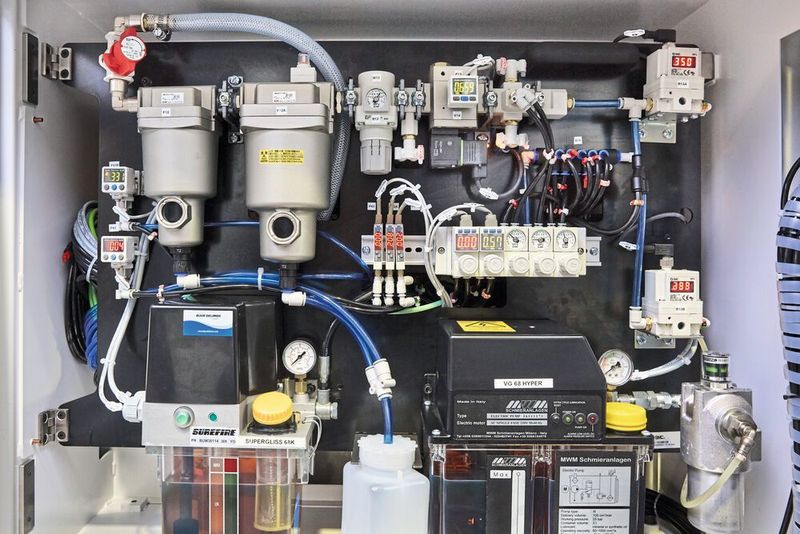 Ergonomisch: Leicht zugängliche Aggregate erleichtern die Instandhaltung und Bedienung der Bumotec s181.  (Starrag/Ralf Baumgarten)