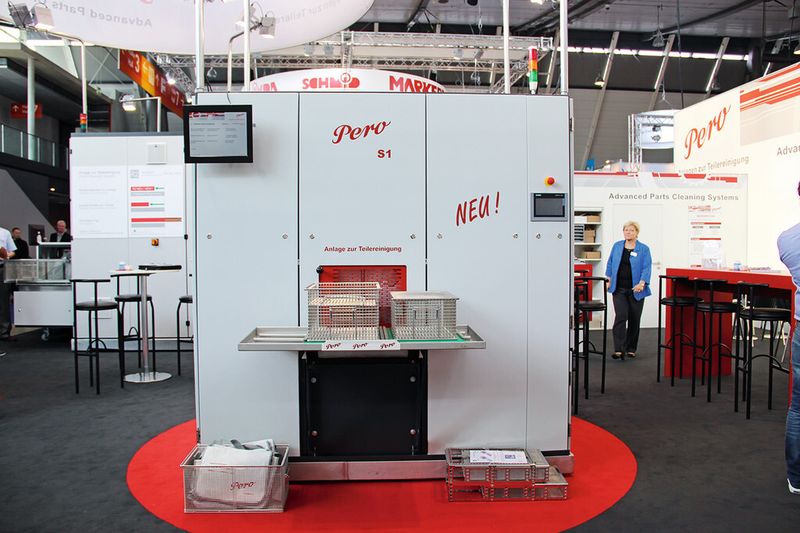 Die Pero AG stellte auf der Parts2clean unter anderem die besonders platzsparende Teilereinigungsanlage S1 vor. (Bild: Itasse)