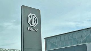 MG-Pylone werden bald zwei Standorte der Autowelt Ebert zieren. Die Autohausgruppe startet den Vertrieb der chinesischen Marke (Archivfoto). (Bild: Grimm – VCG)