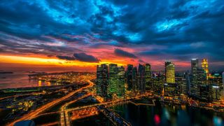 Weltweite IoT-Infrastruktur: Ein Anbieter für Field Services installiert und wartet IoT-Geräte in Metropolen und auch bei Kunden in entlegenen Orten. (Bild:  Free-Photosi)