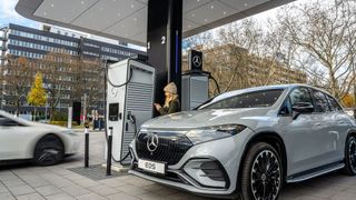 Mercedes-Benz eröffnet ersten europäischen Charging Hub in Mannheim (Bild: Mercedes-Benz Mobility )
