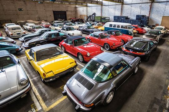 Glinicke Classic Cars hat rund 400 Young- und Oldtimer im Bestand – rund 75 Prozent davon sich Porsche-Modelle. Glinicke Classic Cars hat rund 400 Young- und Oldtimer im Bestand – rund 75 Prozent davon sich Porsche-Modelle.