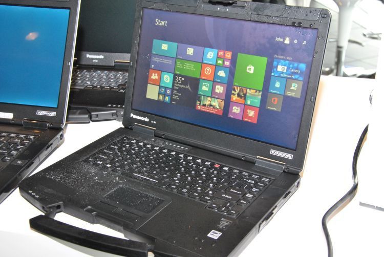 Eiskristalle – na und? Bis zu –10 Grad Kälte kann das CF-54 ab – eine beheizte CPU macht's möglich. Damit hat der Anwender auch im Freien oder wenn der Rechner im Winter die Nacht im Servicefahrzeug verbracht hat keine Probleme, sofort loslegen zu können. (Foto: Dominsky)