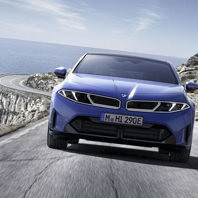 Die Limousine i3 ist das jüngste und zweite Modell der Neuen Klasse von BMW. Bis 2027 sollen von ihr mehr als 40 neue und überarbeitete Modelle auf den Markt kommen. (Bild: Contains AI-based content)