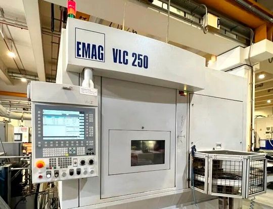 Unschöne Entwicklungen beim Salacher Maschinenbauer Emag. Denn alle Anstrengungen, die das Unternehmen eingeleitet hat, um Entlassungen zu verhindern, führten wohl ins Leere. Nun müssen 455 Mitarbeiter das Unternehmen verlassen, wie es heißt.(Bild:  Emag)