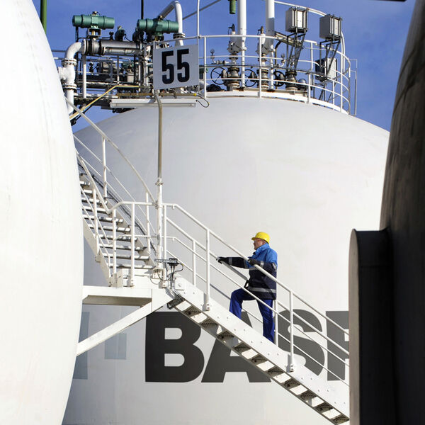 BASF erwägt offenbar ein Dupont-Angebot und will damit den US-Rivalen Dow ausstechen.  (BASF)