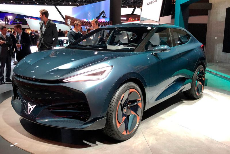 Seats Submarke Cupra hat die Elektro-Studie Tavascan im Gepäck, …  (Seyerlein/»kfz-betrieb«)