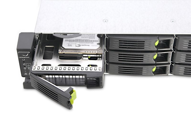 Pro Cluster lassen sich bis zu 240 HHDs oder SSDs verbauen.  (Grafenthal)