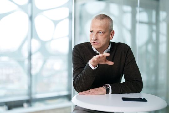 BASF-Chef Markus Kamieth sieht in einer Übernahme von Evonik strategische Vorteile, betont aber die finanzielle Disziplin: „Und wir werden keinen überhöhten Preis zahlen.”(Bild:  BASF)