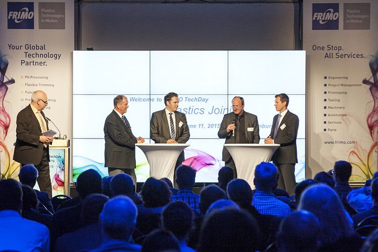 In der von Dr. Michael Thielen moderierten Podiumsdiskussion erörterten Prof. Dr.-Ing. Michael Gehde von der TU Chemnitz, Thilo Stier, beim Materialspezialisten Akro-Plastic für das Innovationsmanagement zuständig, Robert Schampera von ContiTech und Detlev Böl von Frimo die Zukunft des Kunststoffschweißens. (Foto: Frimo)