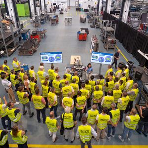 Over 300 trade visitors from around the world came to the Engel Surface Innovation Days 2026 at  Inevo’s technical centre in San Polo di Piave. They learned about economically viable solutions for the  integrated surface finishing of large-format exterior components, which replace downstream painting processes and reduce unit costs.(Source:  Alessandro Cereda/ Engel)
