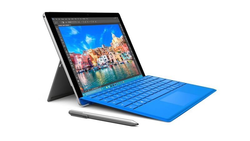 Das Surface Pro 4 wartet mit neuen Skylake-Prozessoren und einem 12,3-Zoll-Display auf, das mit 2.736 x 1.824 eine höhere Auflösung liefert. Neu ist auch der Stift mit 1.024 Druckstufen. (Bild: Microsoft)