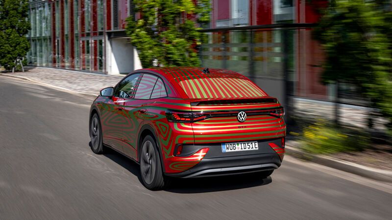 Ob beim Zwischenspurt auf der Landstraße oder dem Beschleunigungsstreifen auf der Autobahn, an Fahrspaß mangelt es dem Viertürer nicht. (Bild: VW)