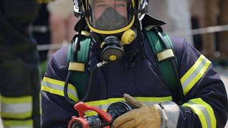 Arbeiter stirrbt bei Großnbrand in russicher Raffinerie (Archivbild) (Bild: Michael Schwarzenberger (CC0))