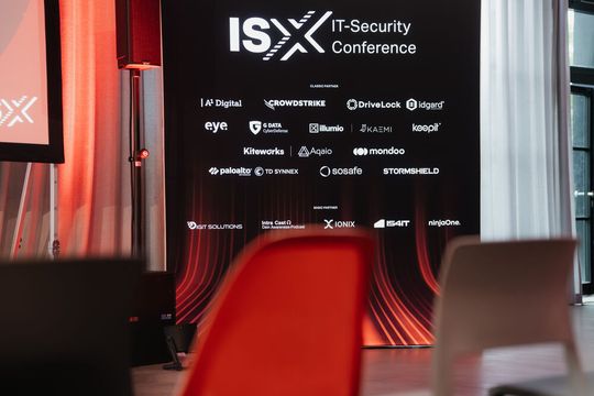 Das Team der Vogel IT-Akademie bedankt sich bei den insgesamt 27 Sponsoren der ISX IT-Security Conference 2026.(Bild:  Manuel Emme)