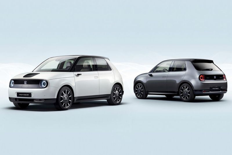 Der kleine Nippon-Stromer Honda e könnte zum Sympathieträger auf dem E-Automarkt werden.  (Honda)