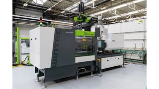 The complete solution consisting of the Wintec e-win 1800 and the new Viper 6 combines an injection molding machine and automation into a seamlessly integrated production cell. (Bild: Angels)