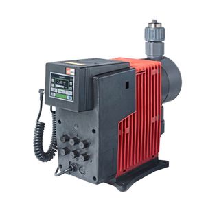 Als vielseitige Lösung für unterschiedlichste Anwendungen setzt die Memdos Smart einen neuen Standard bei der zuverlässigen Dosierung von Chemikalien.(Bild:  Lutz-Jesco)