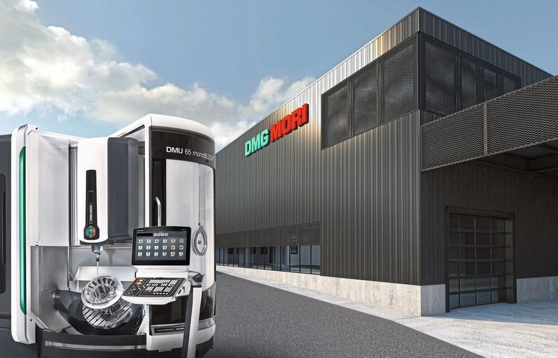 In der neuen Monoblock Excellence Factory bei Deckel Maho Pfronten werden ab sofort bis zu 1000 kundenspezifische Lösungen der Monoblock 5-Achs-Bearbeitungszentren produziert.   (Bild: DMG Mori)
