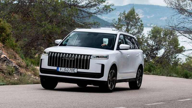 Jaecoo bietet sein SUV-Modell 5 nun mit Hybridantrieb an. (Bild: Chery)