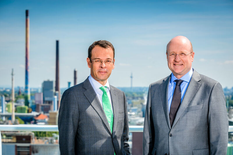 Die Geschäftsführer Jürgen Vormann und Dr. Joachim Kreysing informierten bei der Jahrespressekonferenz über die aktuelle Geschäftsentwicklung des Unternehmens. (Bild: Infraserv/wmp-wizard-media  Fotografie-Schepp)