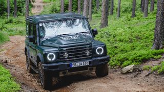 Äußerlich ist die Brennstoffzellen-Variante des Ineos Grenadier kaum als solche zu erkennen. Doch die Motorhaube ist etwas erhöht. (Bild: Ineos Automotive)