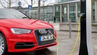 Laut dem „Index Elektromobilität“ liegt Deutschland auf Platz eins im Bereich Technologie.  (Audi)