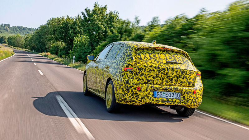 Der neue Astra setzt auf der EMP2-Architektur des vormaligen PSA-Konzerns auf. (Opel)