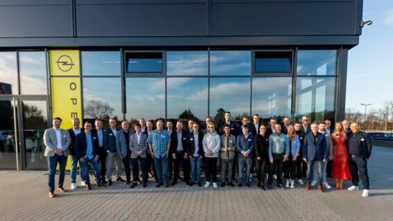 Das Team des Autohauses Osseforth. (Bild: Autohaus Osseforth)