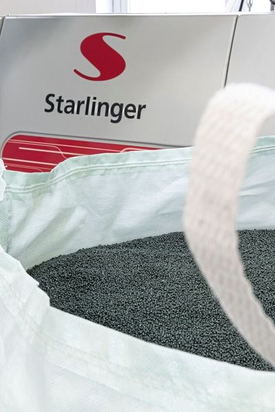 Der große Vorteil ist das äußerst geringe Verpackungsgewicht bei gleichzeitig hoher Reißfestigkeit. (Bild: Starlinger)