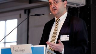 Dr. Giovanni Prestifilippo, Geschäftsführer von PSI Logistics, sprach im Rahmen der Hamburger Logistiktage zum Thema „Optimierung von Logistik-Netzwerken“. (GMP)