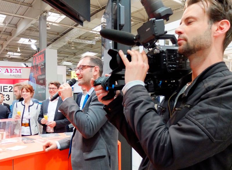Vogel Business Media präsentierte auf der Hannover Messe das neue Magazin 