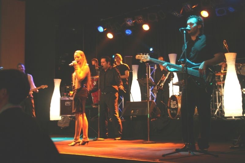 Die Band Goodfellas heizte den Fachhändlern ein, so dass sich so mancher auf die Tanzfläche wagte. (Archiv: Vogel Business Media)