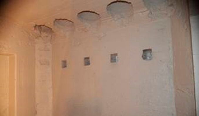 Fertig ist die Ceracoat-Schicht, die bei der Erwärmung von Stahlblöcken die Aufheizphase um rund 15 Prozent verkürzt. Auch verdoppelt sich etwa die Haltbarkeitsdauer der Innenteile des Ofens, weil Ceracoat sie vor aggresiven Gasen schützt. (Bild: Avion Europa)